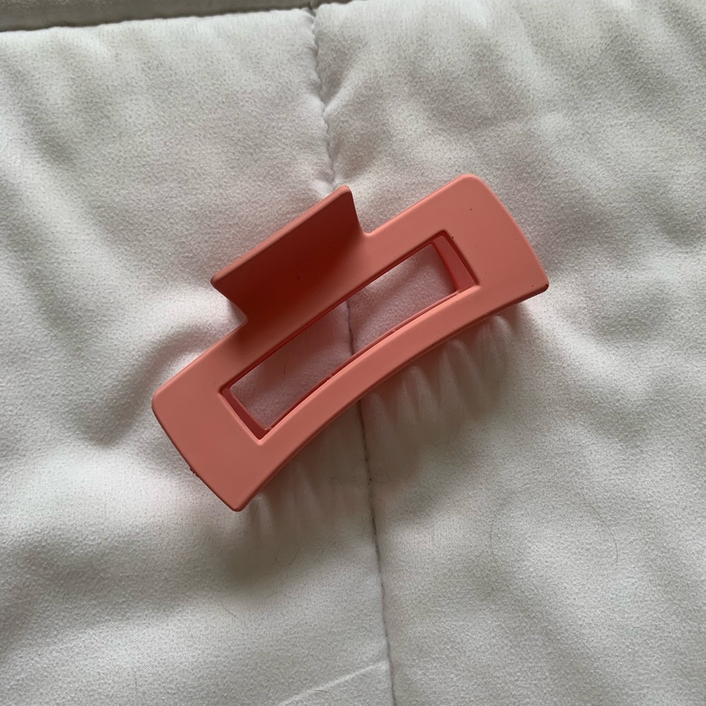 NWOT Pink Square Claw Clip